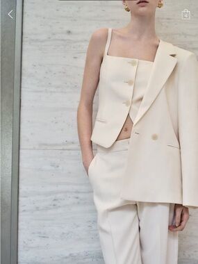 Cream Button-Front Sleeveless Blazer Top